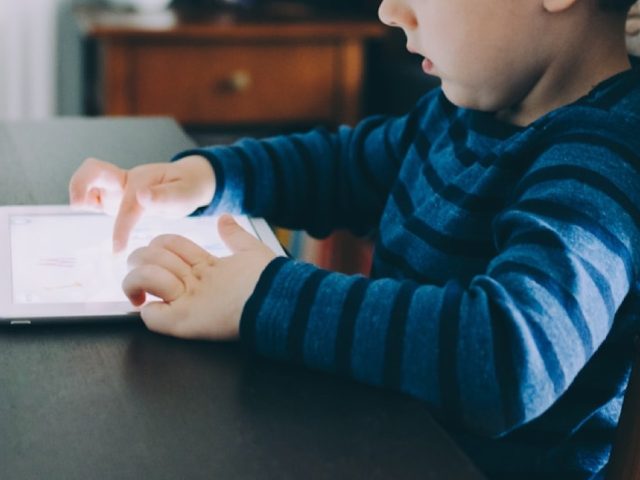 Activités sans écran à la maison pour enfants 0–15 ans