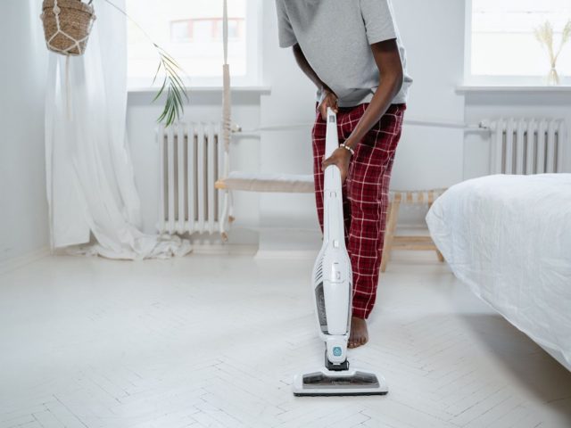 Avis sur aspirateur sans fil Dyson : points forts et limites