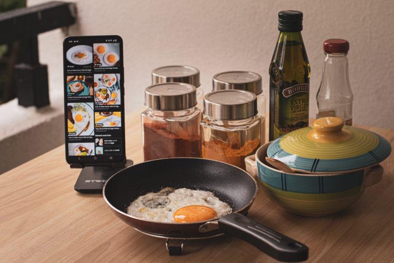 Smartphone au quotidien : ce qui simplifie vraiment la maison